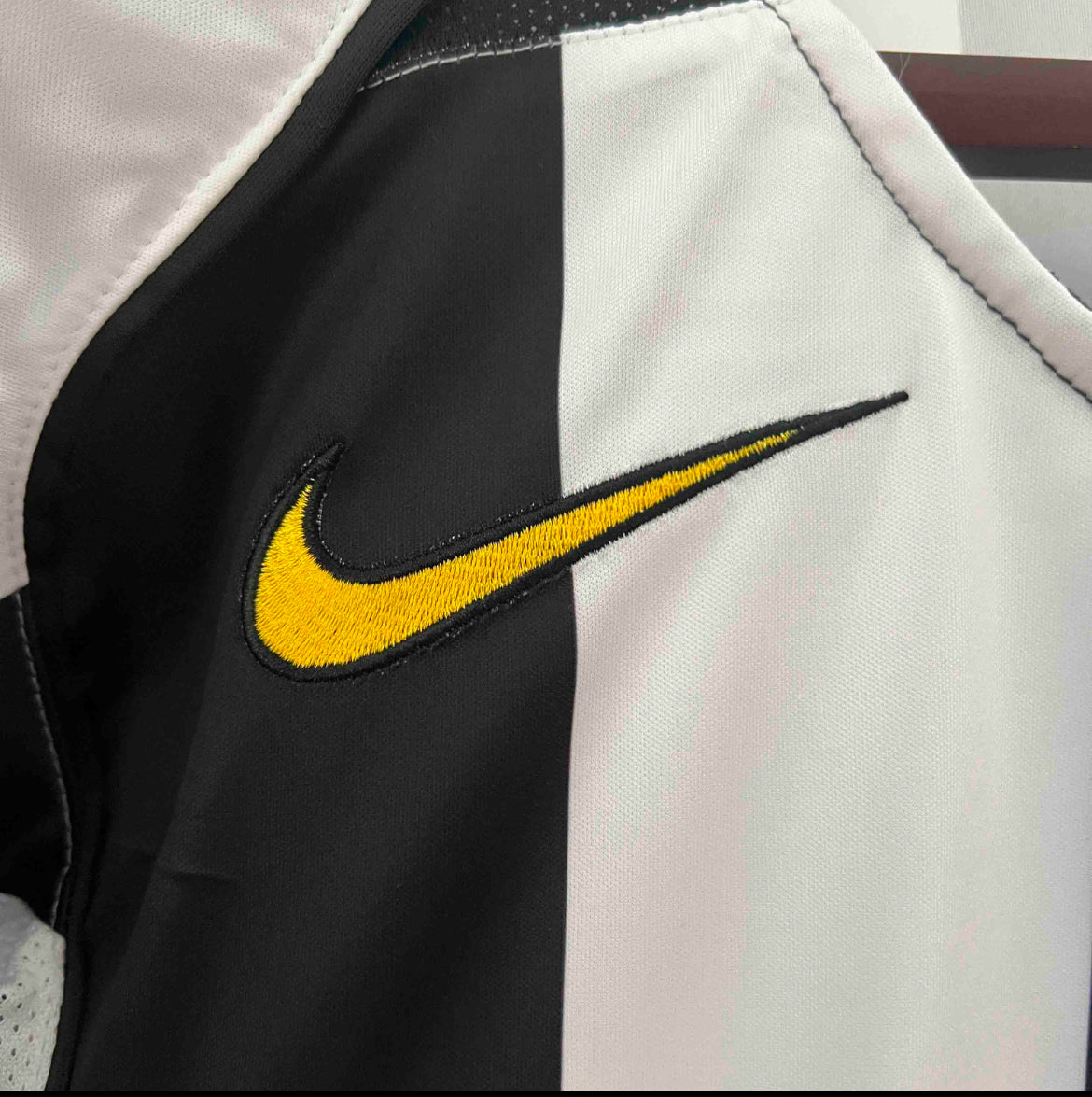 Juventus Home Jersey 2005/06